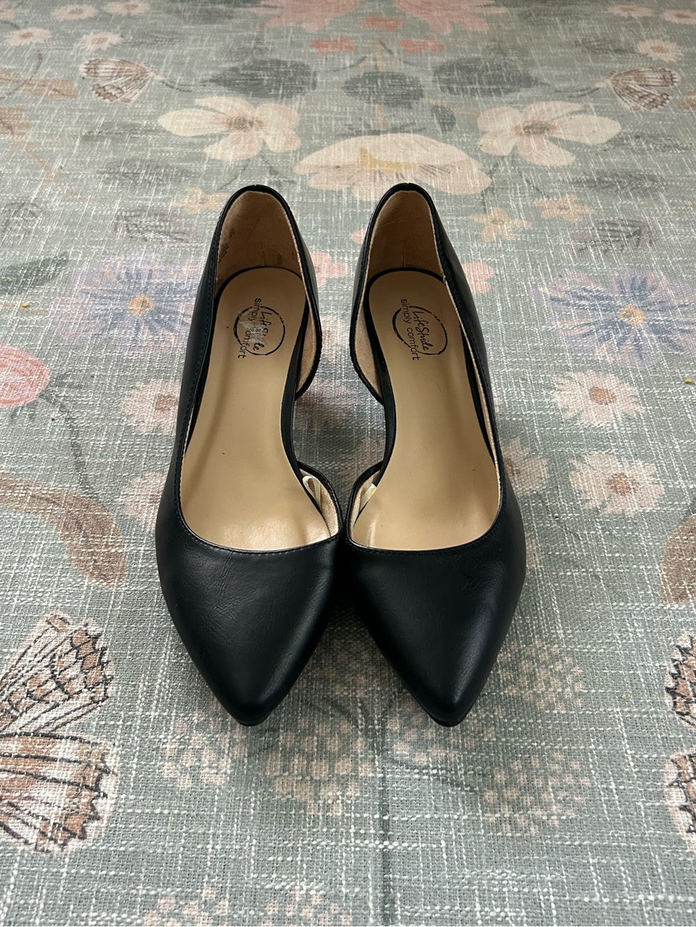 Elegant Black Pointed-Toe Women's Pumps